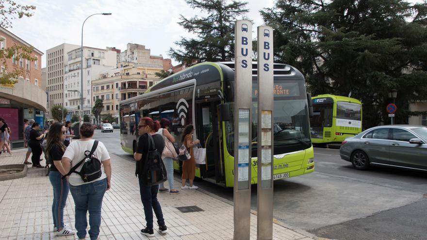El bus urbano de Badajoz, a mitad de precio desde hoy: estas son las tarifas