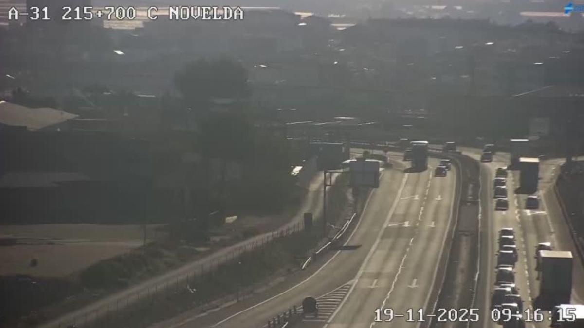 Retenciones de hasta 3 kilómetros en la A-31 por un accidente múltiple en Monforte del Cid