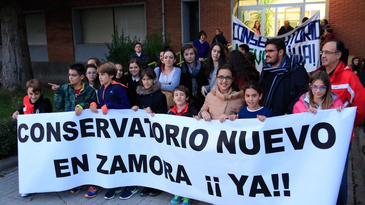 Protesta a las puertas del Conservatorio Profesional de Música de Zamora en una imagen de archivo de 2016.