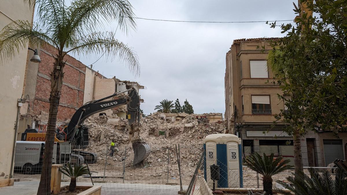 Edificio de la CENS en la Pobla de Vallbona, ya derruido