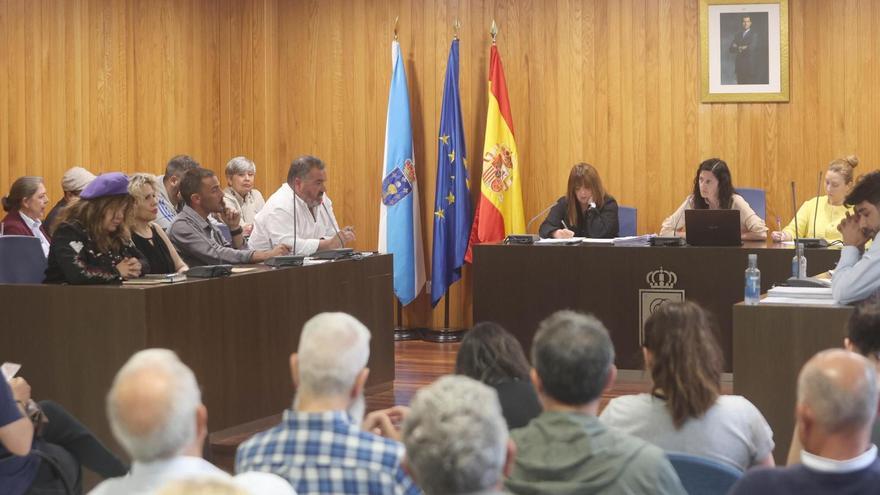 María Pan pierde la cuestión de confianza en Cambre por el rechazo de PSOE, PP y BNG
