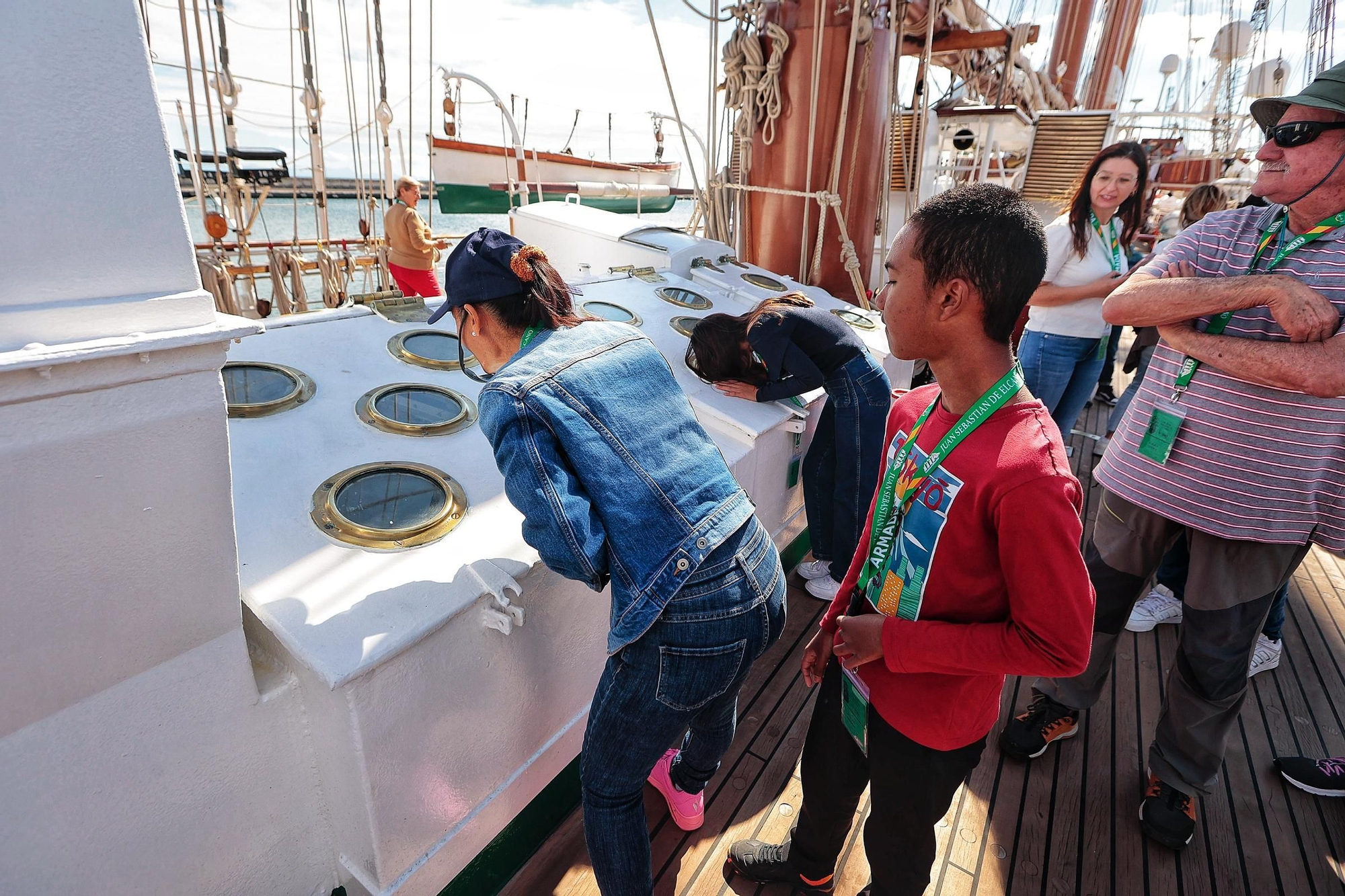 Queues outside the Juan Sebatián Elcano, the ship on which Princess Leonor was trained
