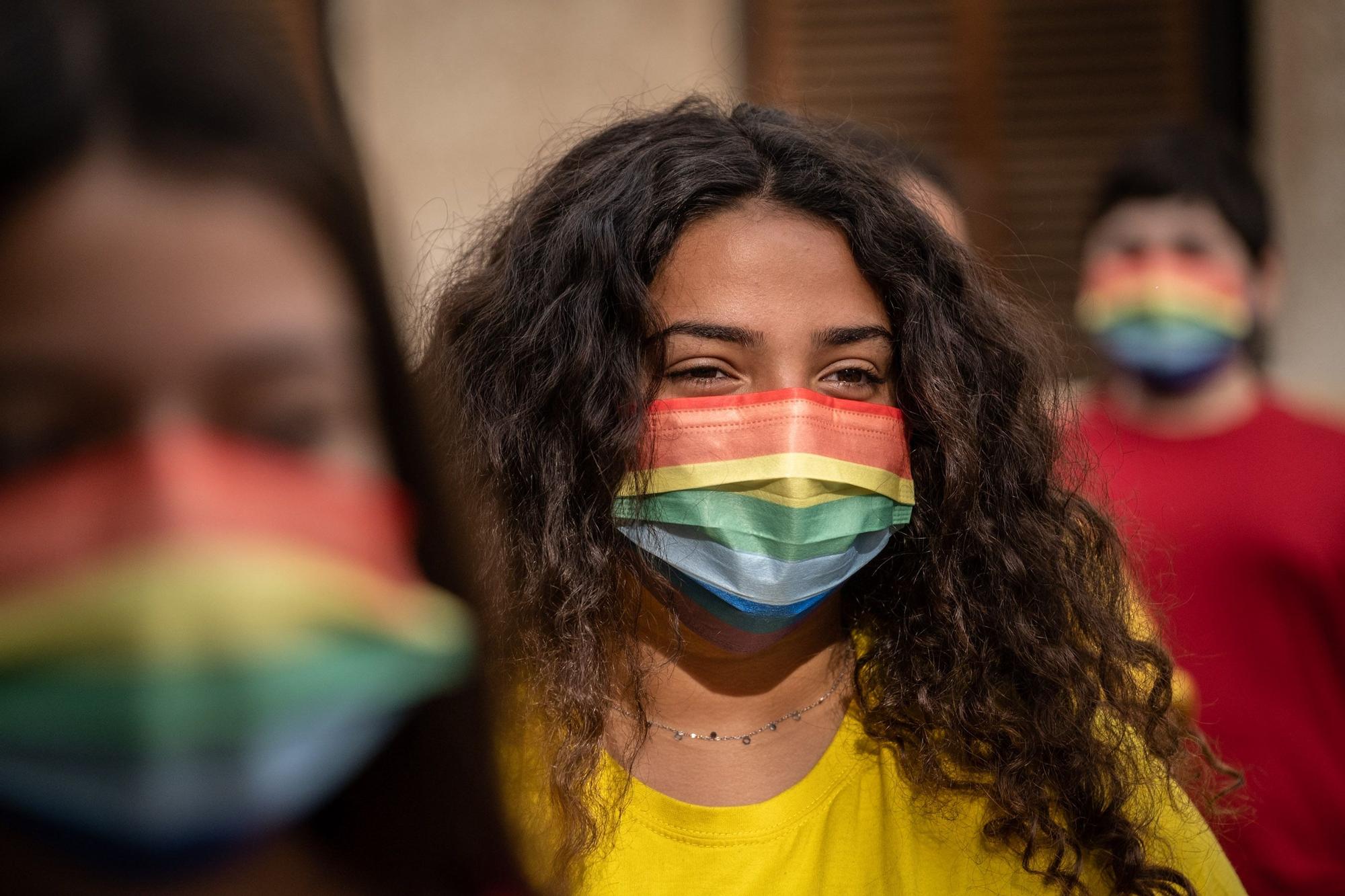 La consejera de Educación, Manuela Armas, participa en los actos del Día contra la LGTBIfobia+