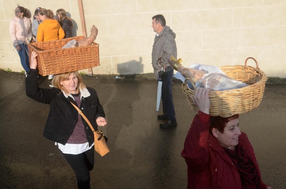 Procesión de los lacones, en el Concello de Valga.