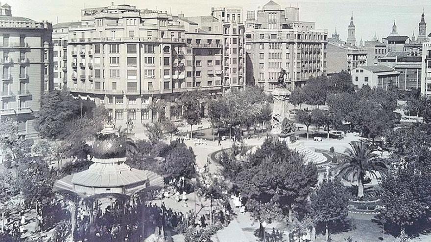 Los libros aragoneses de Domingo Buesa: Una ciudad efímera en la plaza de los Sitios