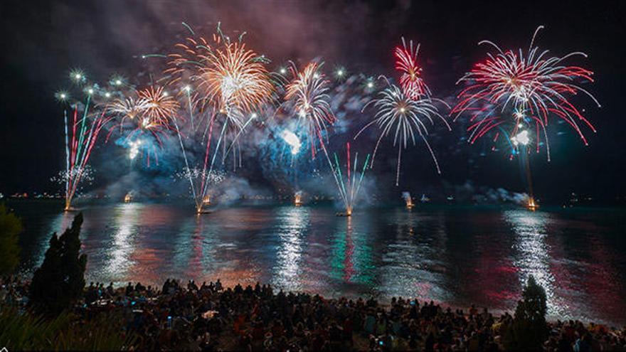 Cómo dibujar unos fuegos artificiales que se vean espectaculares