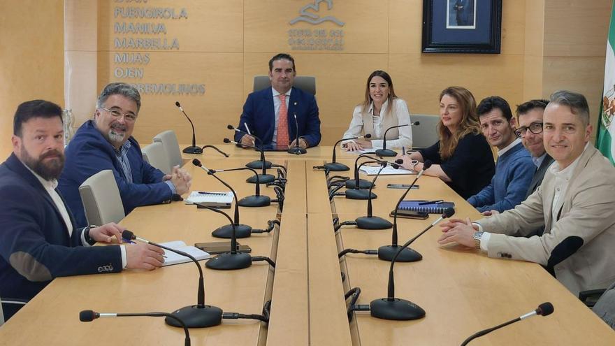 Cardeña y concejales de Turismo de la Costa del Sol, ayer, en la Mancomunidad.