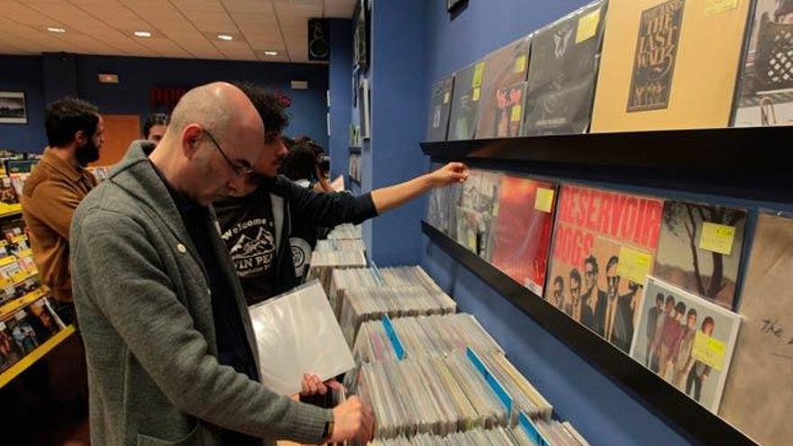 El Record Store Day recupera el romanticismo por los vinilos