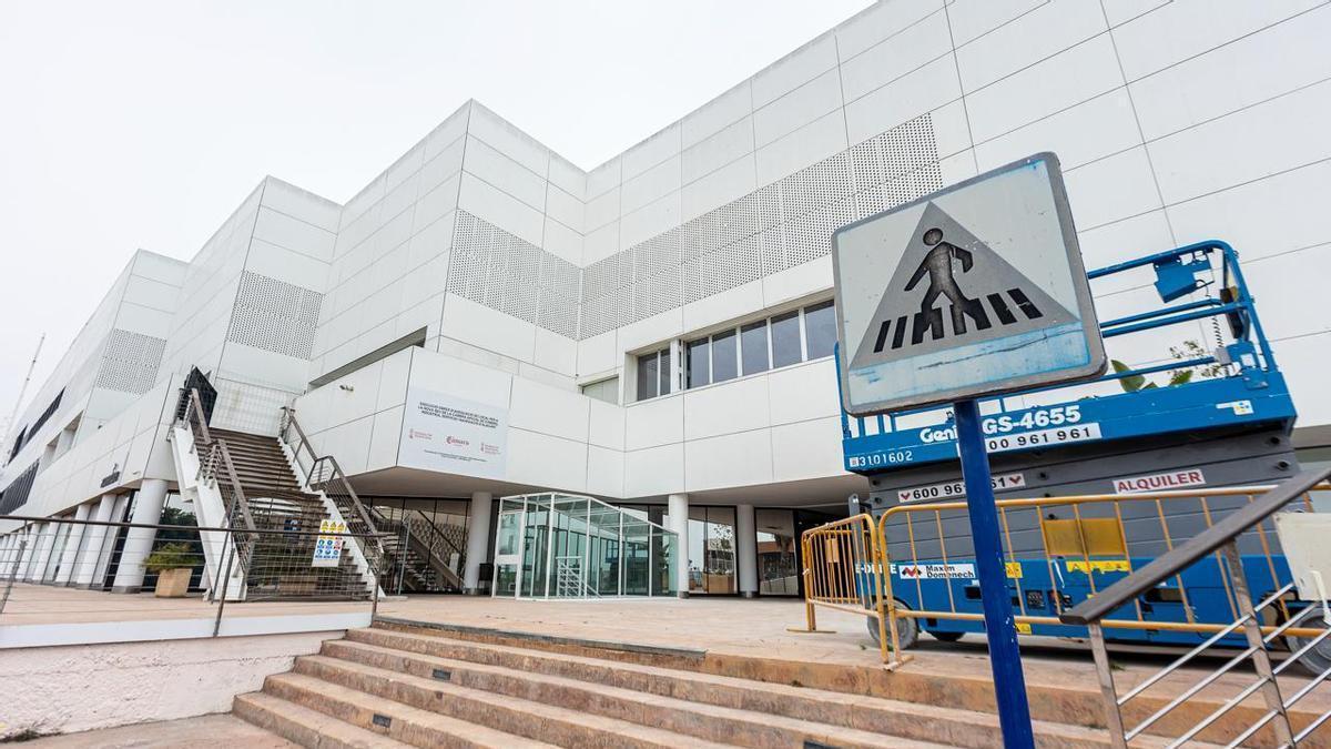 El Ayuntamiento de Alicante obliga a Digital Corner a derribar la planta ilegal de la Cámara de Comercio