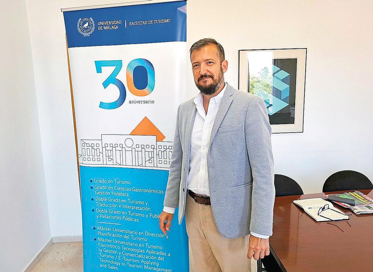 Antonio Peláez, decano de la Facultad de Turismo