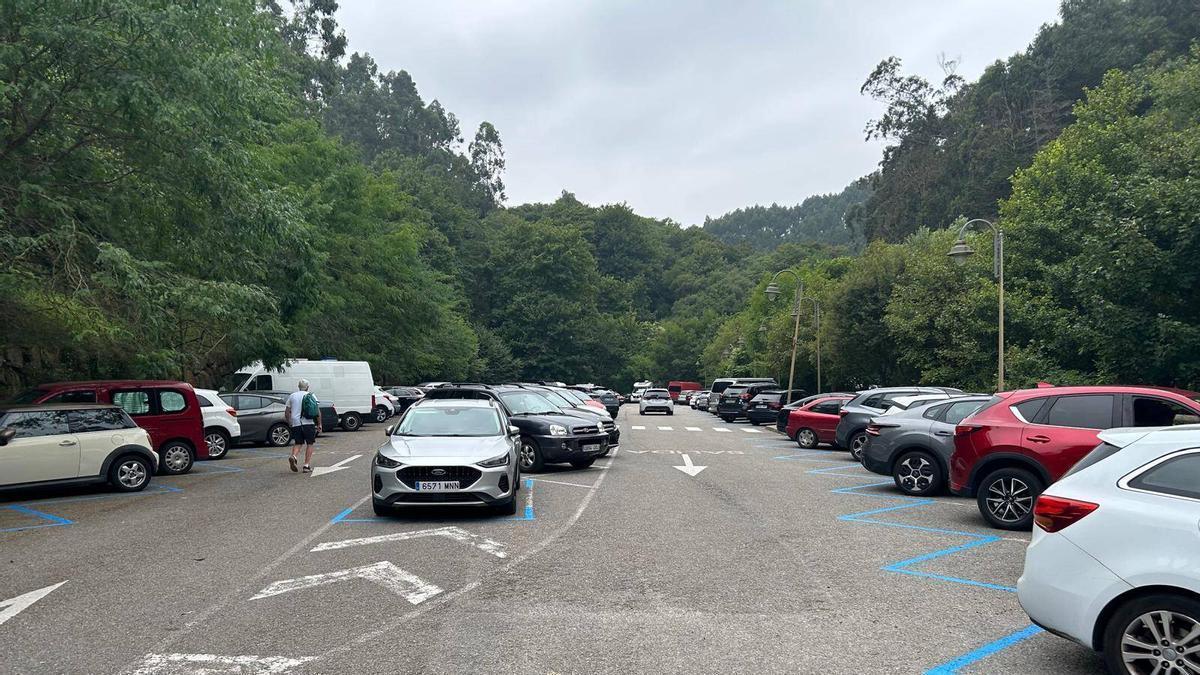 El aparcamiento de Tazones, que será regulado como zona de pago.