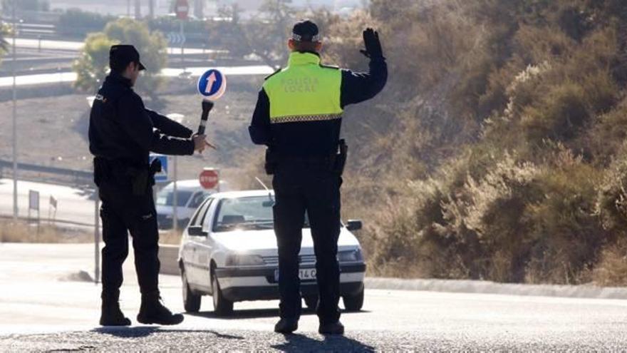 La Policía Local denuncia a 23 conductores por alcohol y drogas