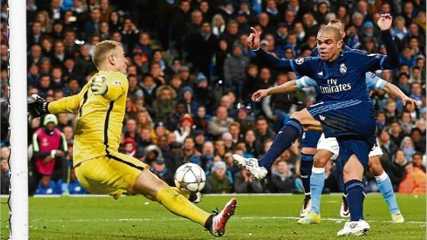 Joe Hart, porter del Manchester City, va aturar amb el pit una rematada a boca de canó de Pepe en la millor ocasió per al Reial Madrid.