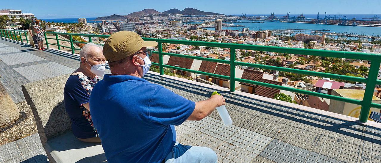 Vista de la bahía de Las Palmas de Gran Canaria desde el paseo de La Cornisa. | | ANDRÉS CRUZ