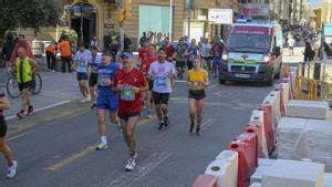 Hospitalitzats dos corredors de la Marató de Barcelona per aturada cardíaca
