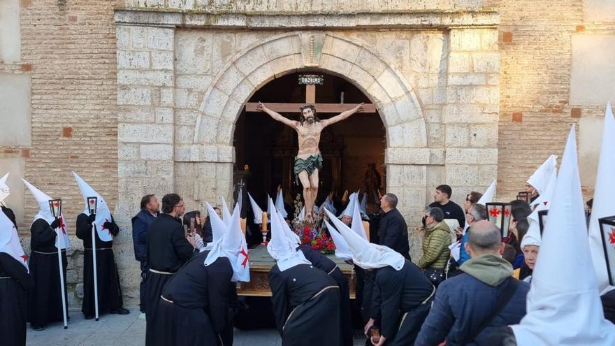 La procesión de Jesús Muerto en Toro, en dos minutos