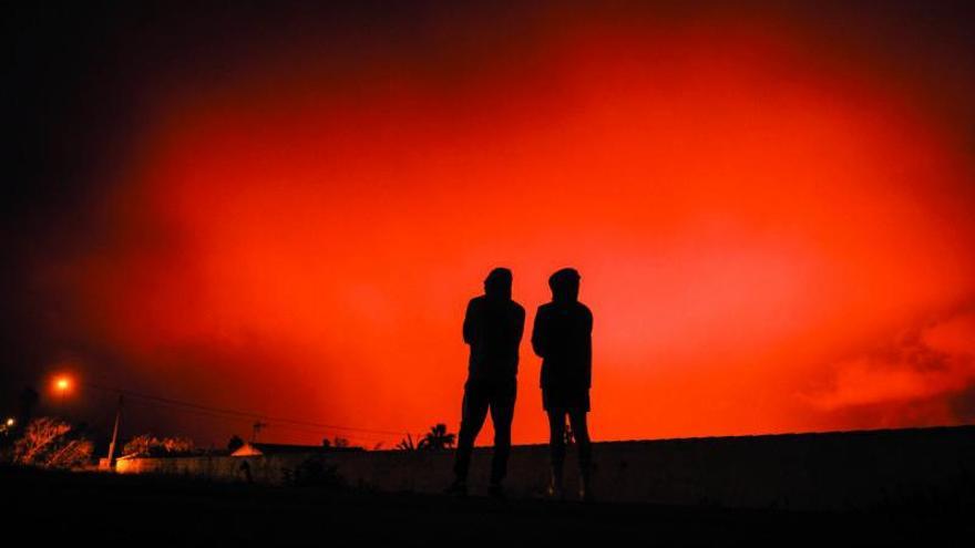 El Rincón del Buen Paladar despacha productos de kilómetro cero en una rutina marcada por el volcán de La Palma