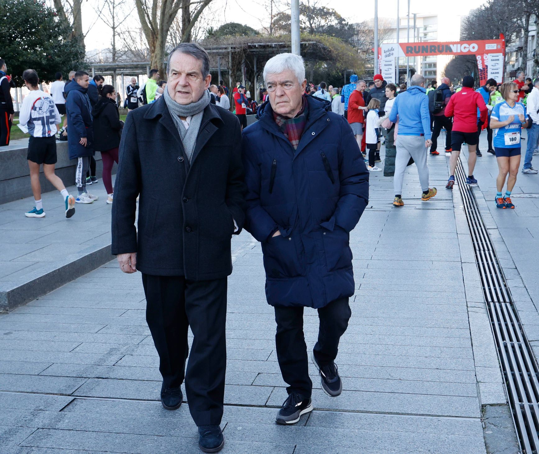 Pisadas de altura en Vigo: cientos de corredores suben O Castro