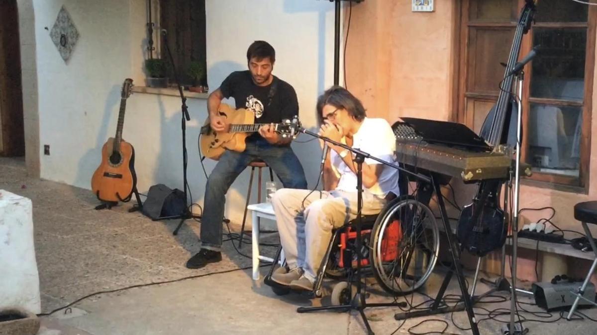 Víctor Uris y Pedro Riestra, durante la grabación del disco que Blau publicará a petición del fallecido músico