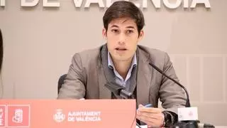 Borja Sanjuán a la salida de la reunión por las fichas del Nuevo Mestalla