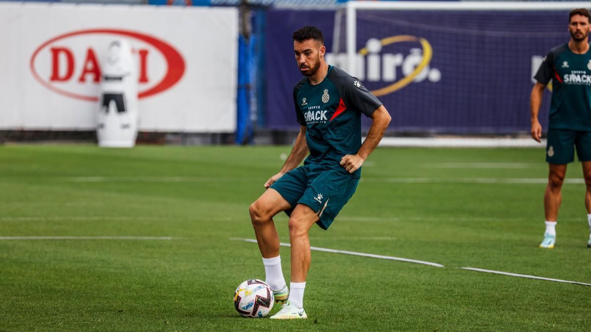 Edu Expósito entrenando con el Espanyol