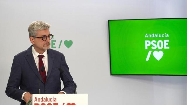 El portavoz adjunto del PSOE-A, Josele Aguilar, en rueda de prensa.
