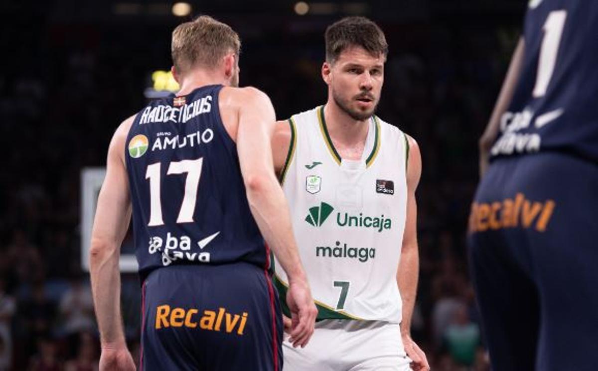 Jonathan Barreiro, durante el partido de este viernes en Vitoria.