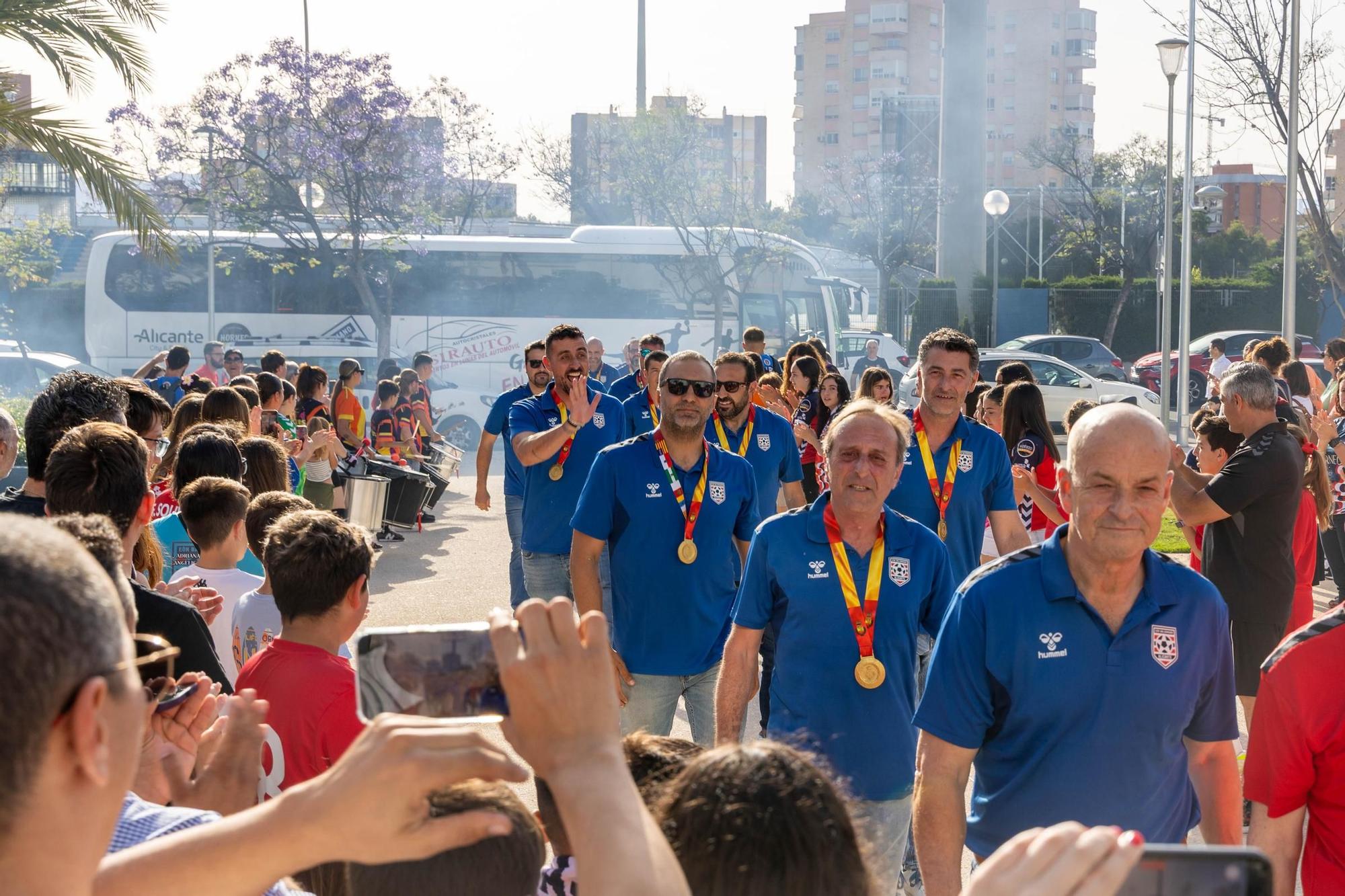 Recibimiento de los recién ascendidos Eon Horneo recién ascendidos a la liga Asobal de balonmano