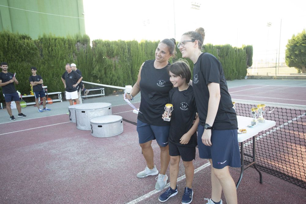 Entrega de trofeos en el fin de temporada del CT Morvedre.