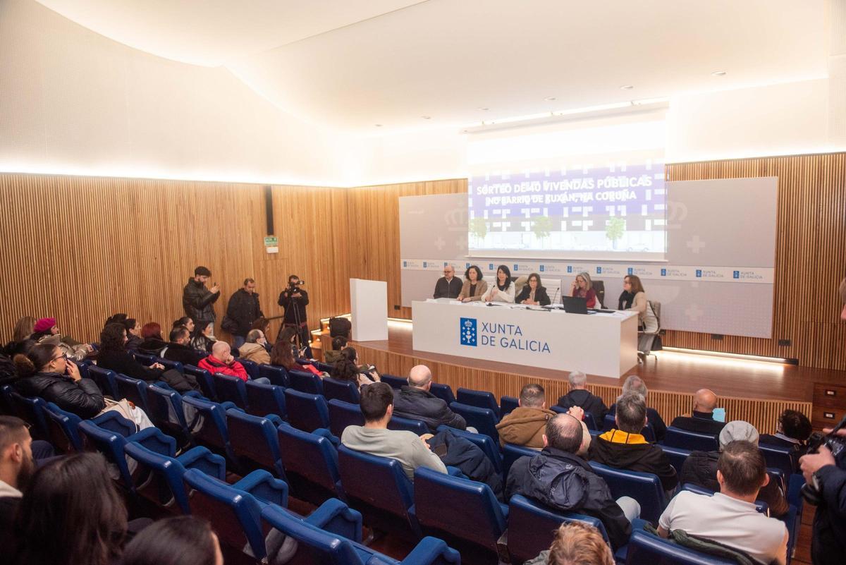 Sorteo de viviendas de protección en Xuxán (A Coruña), el pasado mes de enero.