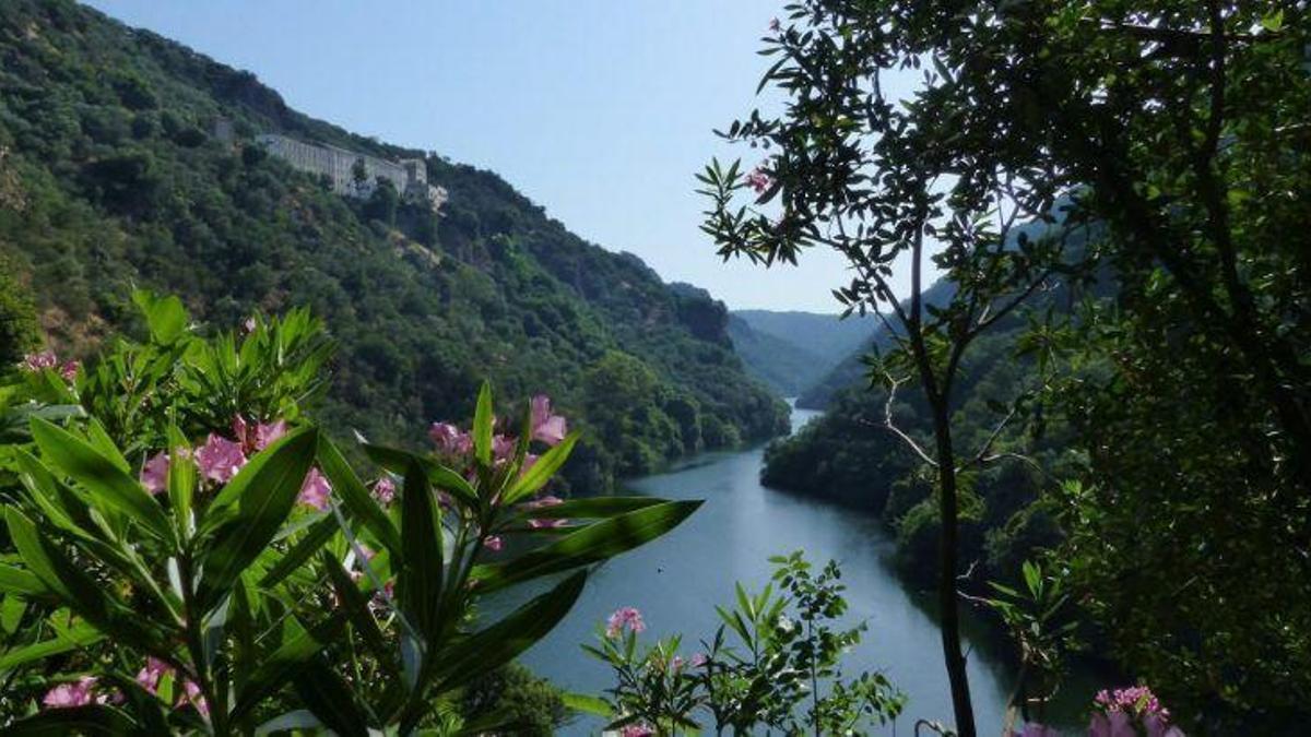 El nuevo puente sobre el Bembézar ofrecerá espectaculares vistas del entorno.