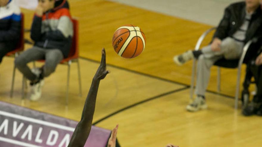 El HLA Alicante vence por 21 puntos al Huesca