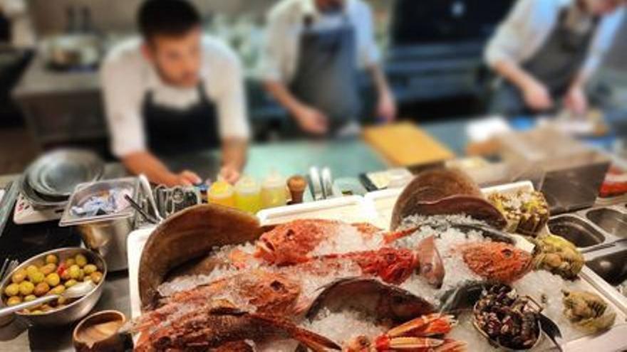 El bodegón de pescados y mariscos en Estimar.