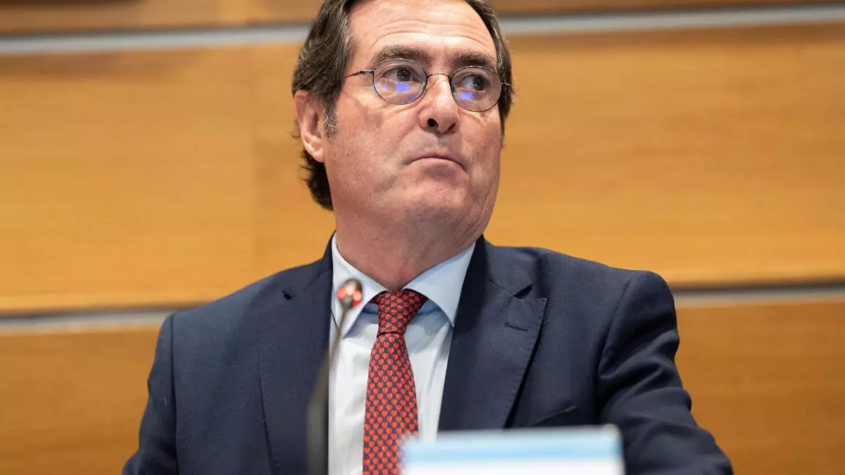 CEOE recurre a la Audiencia Nacional para frenar la entrada de Pimec en la comisión de convenios
