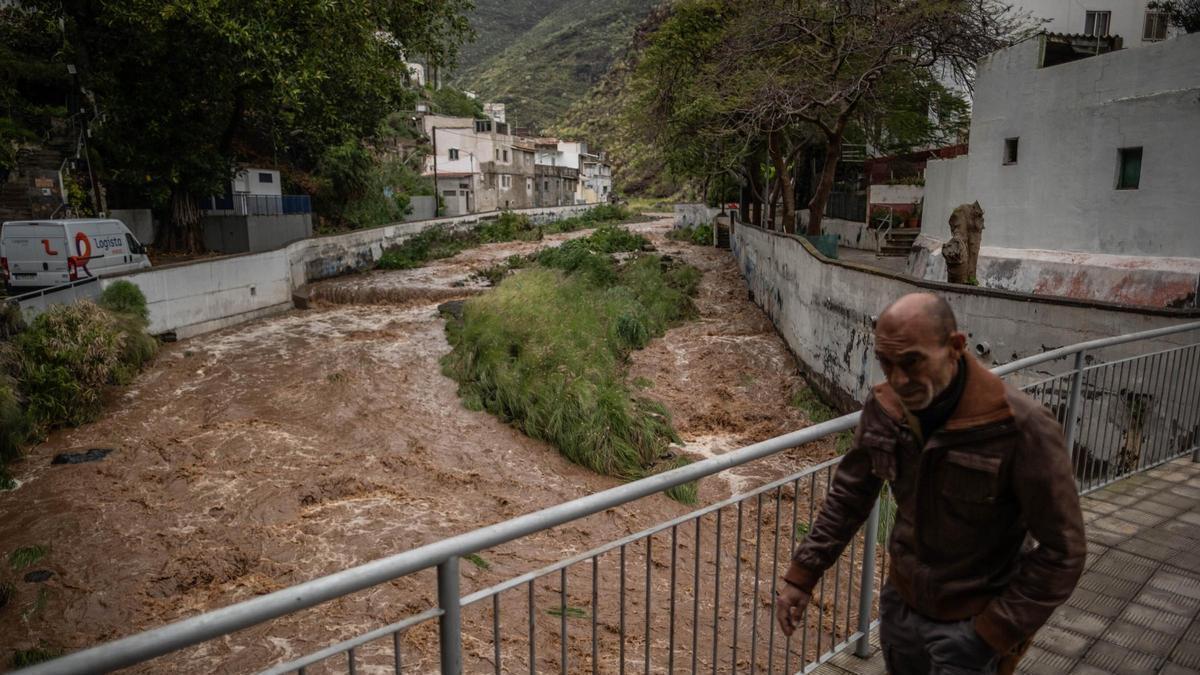 Rescates en el barranco de Santos, en Santa Cruz de Tenerife
