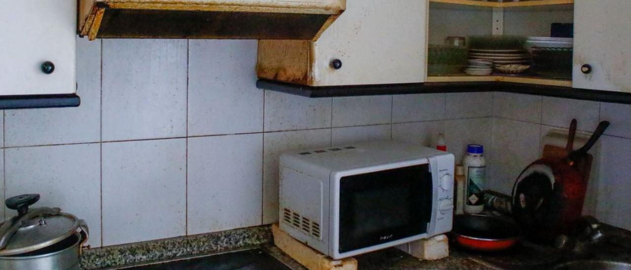 Estado en el que quedó la cocina dse la vivienda.