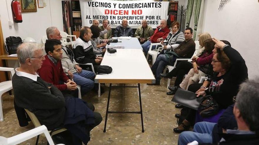 La plataforma contra el tranvía se constituyó en la asociación de vecinos de Gamarra.