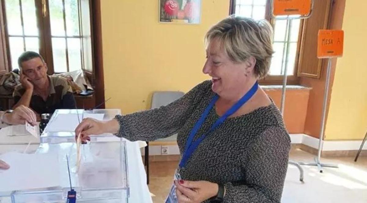 Mayte Martínez, votando en los pasados comicios.