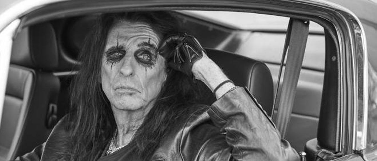 Alice Cooper, en una imagen promocional de su último disco, ’Detroit’.