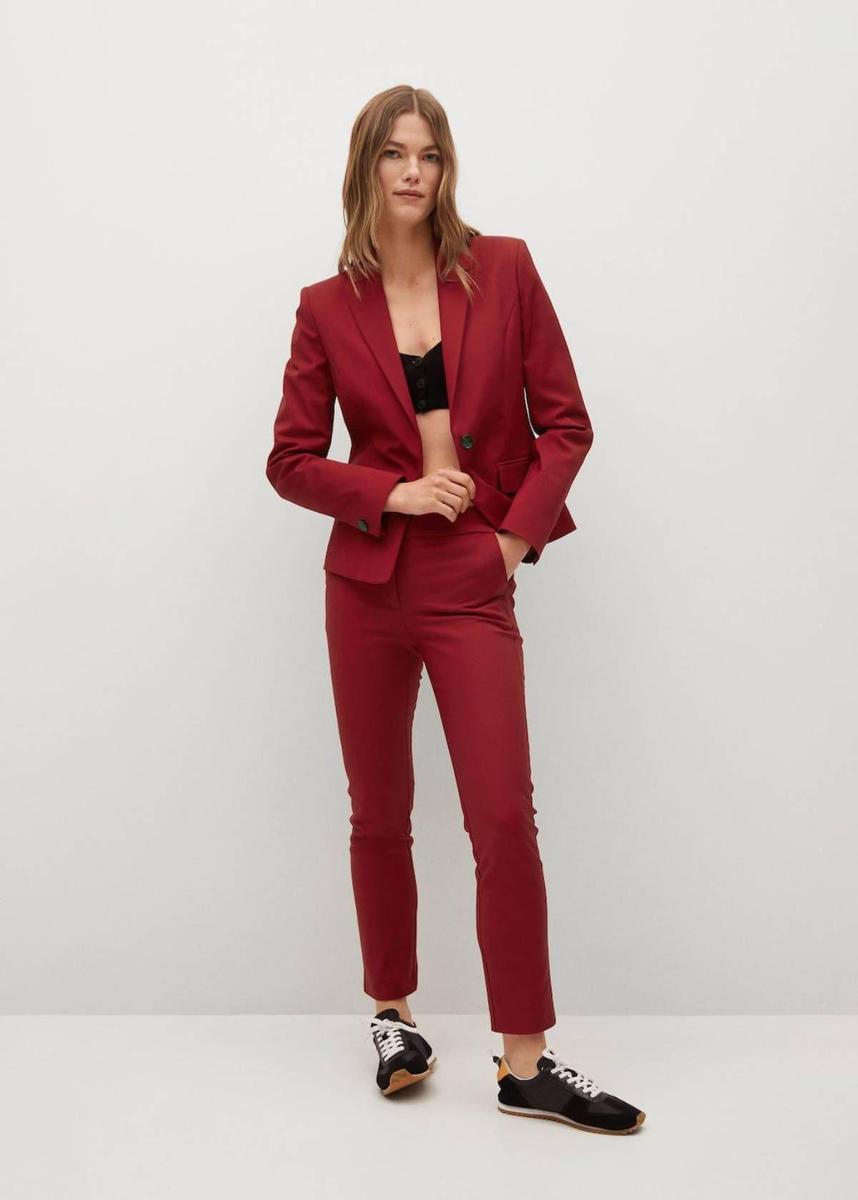 Traje de Mango con pantalón ajustado y americana estructurada