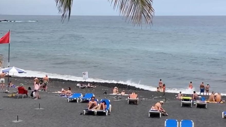 Cierran Playa Jardín en Puerto de la Cruz por contaminación con aguas residuales