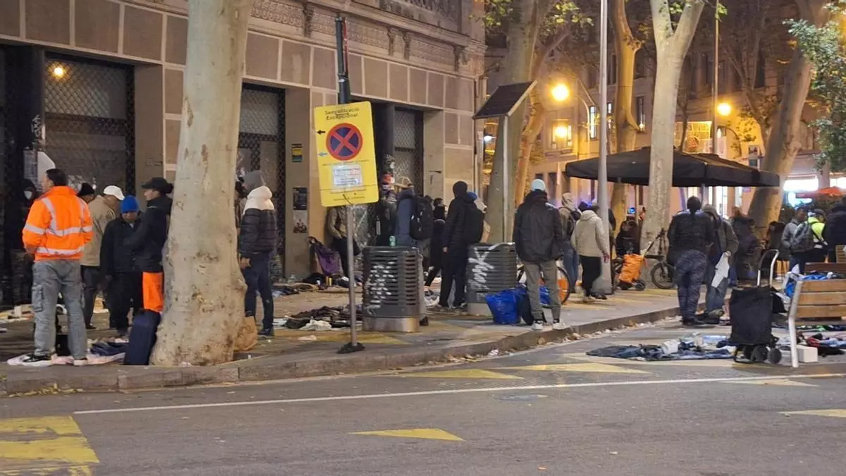 El mercado de la miseria se enquista en sant antoni