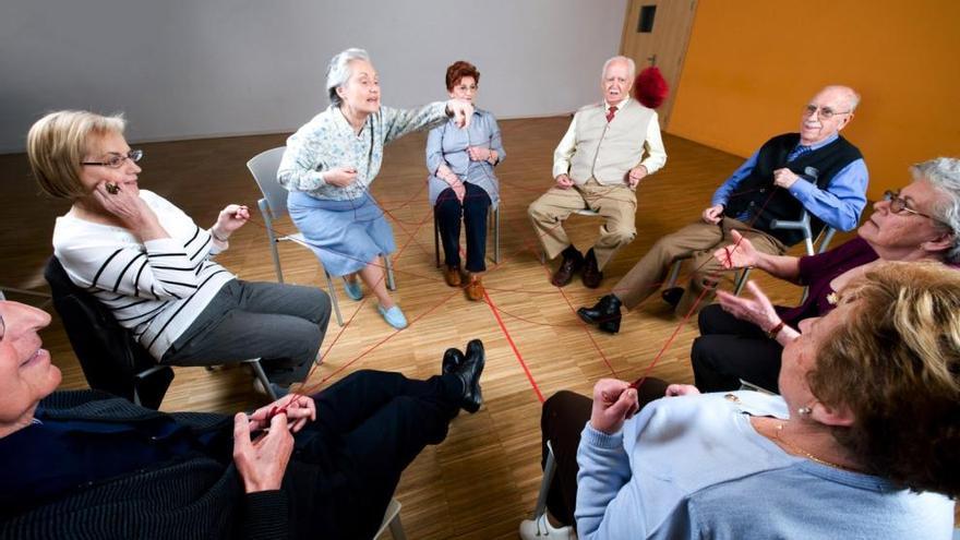 Personas mayores de Sarreaus en una de las actividades.