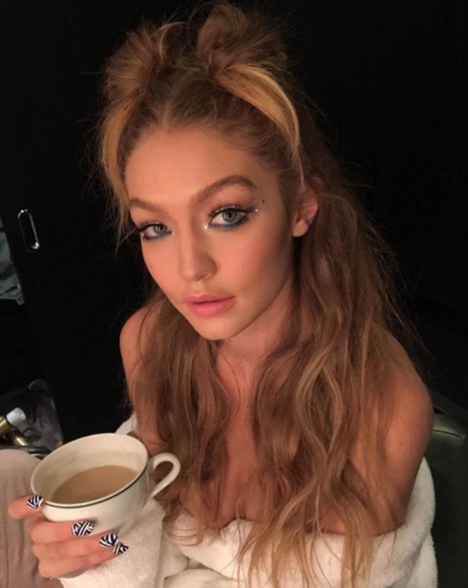 El semirecogido con moños de Gigi Hadid