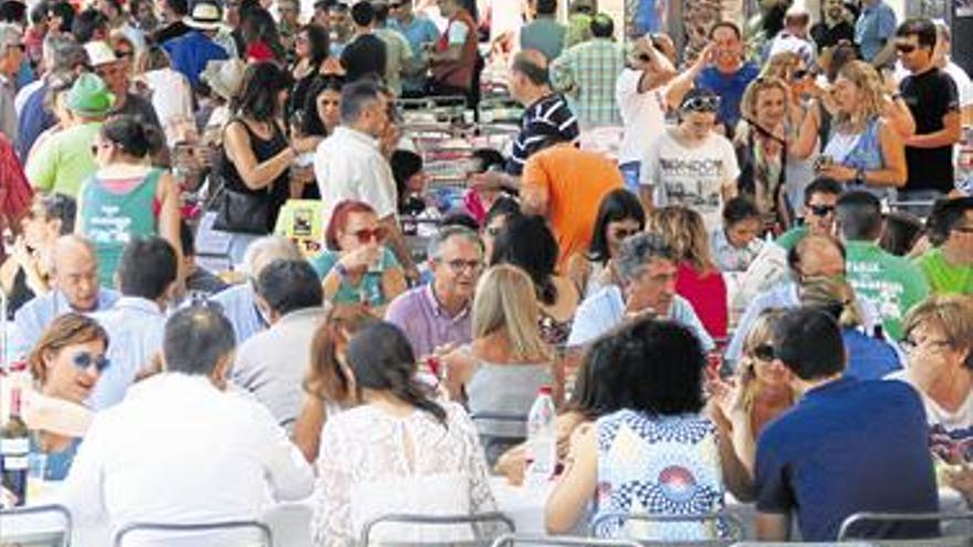 Más de cien paellas en una jornada con sello gastronómico en el Grao