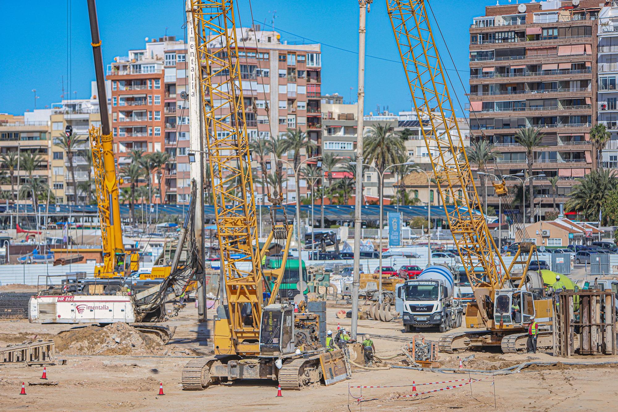 Obras de bombeo del nuevo puerto de Torrevieja