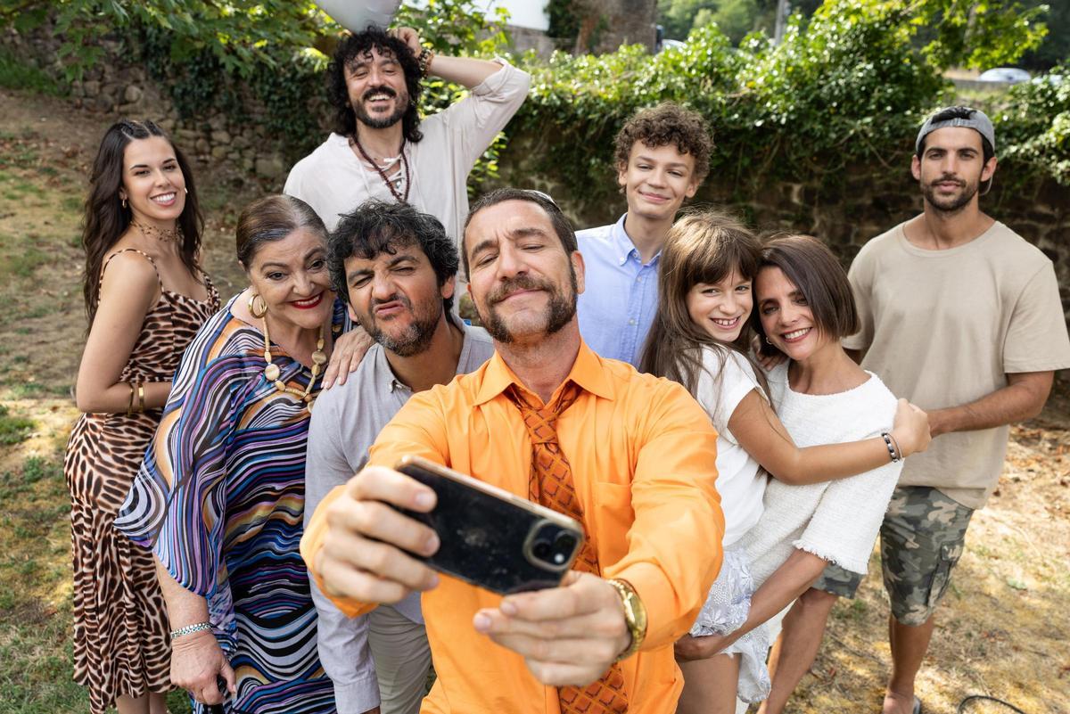 El elenco de la película ‘Hasta que el juzgado nos separe’.