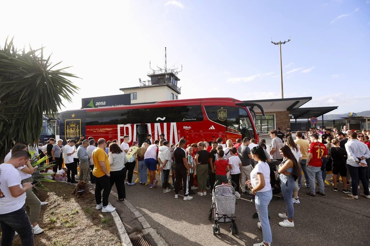 La selección española en Córdoba: la afición se vuelca con los jugadores