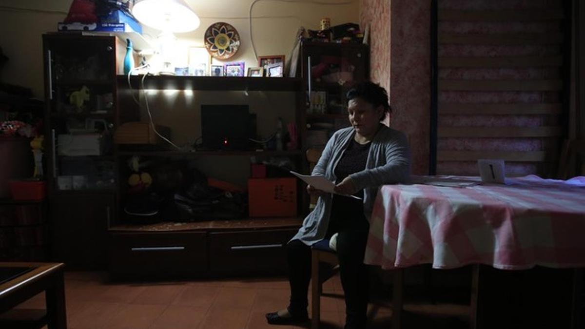 Mujer en situación de pobreza energética en L'Hospitalet de Llobregat.