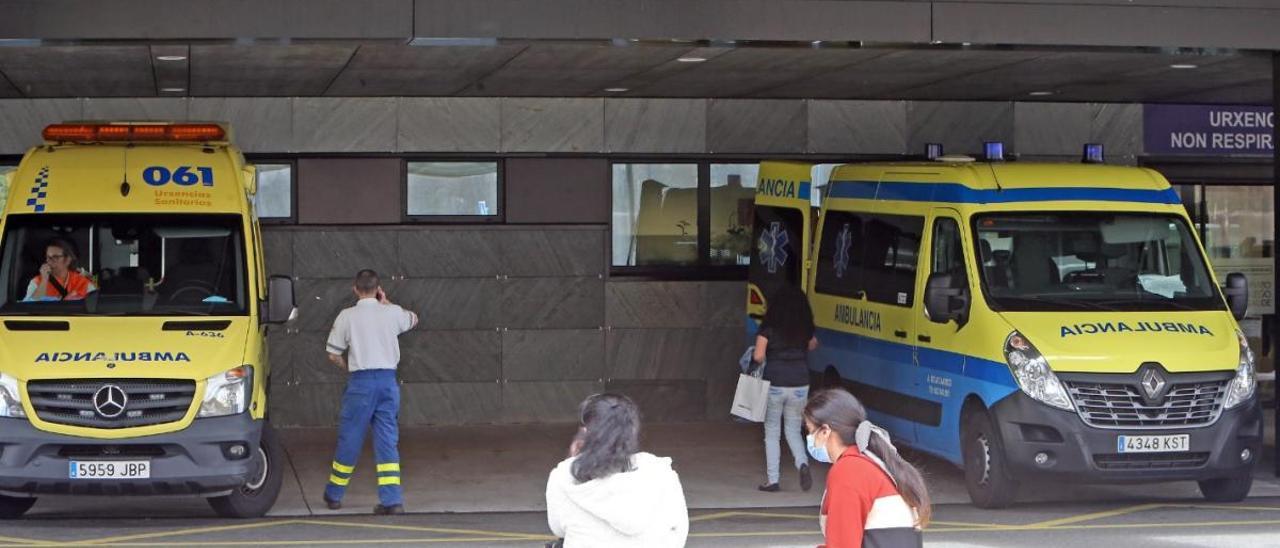 Acceso a la unidad de Urgencias del Hospital Álvaro Cunqueiro de Vigo. // Marta G. Brea